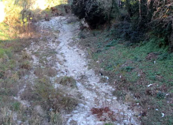 A photo of the River Huveaune at St Giniez, Marseilles (with no water) on 31st December 2016, taken by Athel Cornish-Bowden