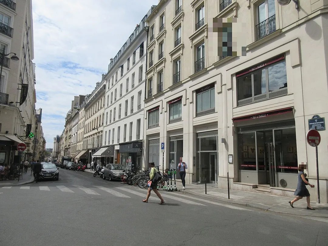 Rue du Chevalier-de-Saint-George en août 2019