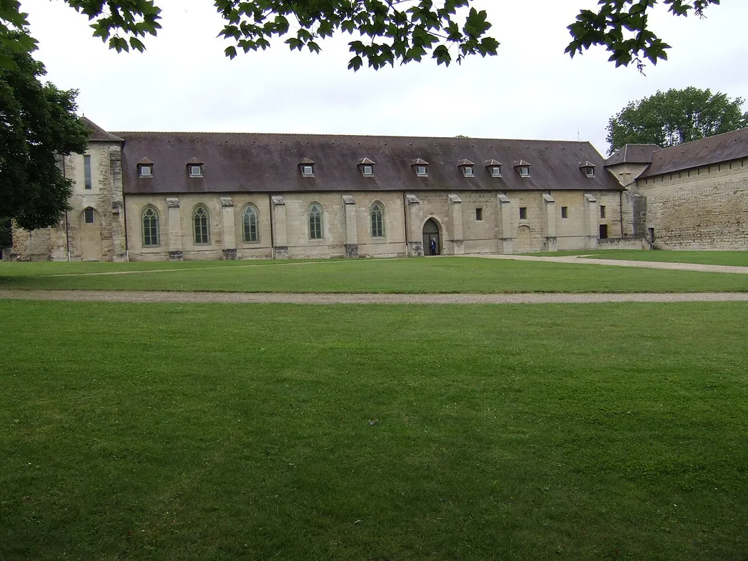 Abbaye de Maubuisson - ensemble de la façade sud