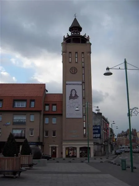 Beffroi de Saint-Pol-sur-Mer

Photo prise le 28 décembre 2005
