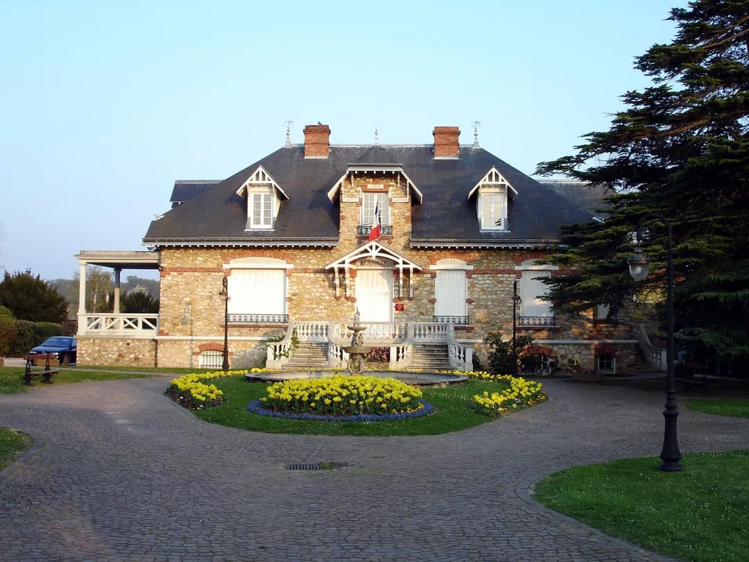 Hôtel-de-ville de Saint-Prix (Val-d'Oise), France