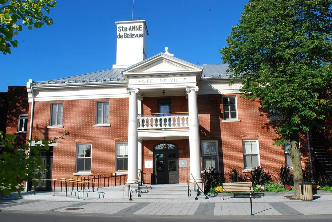 Sainte-Anne-de-Bellevue city hall in 2014, after major renovation.