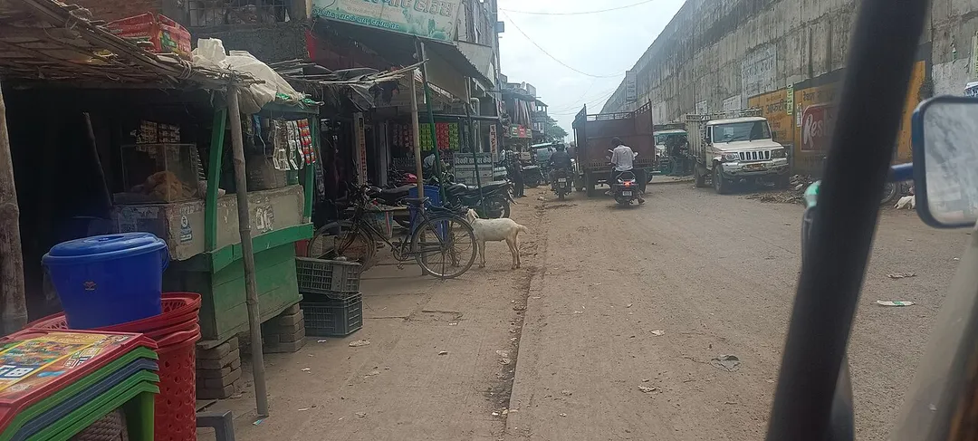 Looking from Sakri Chowk towards Darbhanga Road