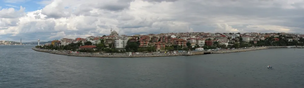 Salacak, a neighbourhood of Üsküdar district in Istanbul, Turkey. (Salacak Panoraması)