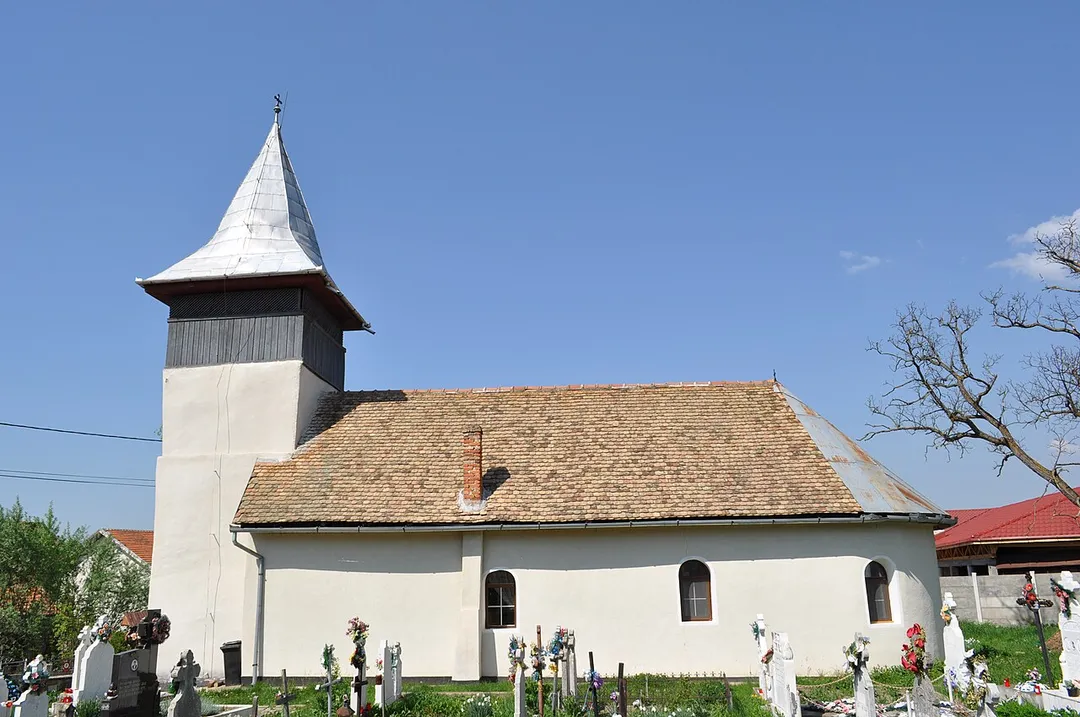 Biserica "Sf. Apostoli Petru și Pavel",  sat SĂLAŞU DE SUS; comuna
SĂLAŞU DE SUS
