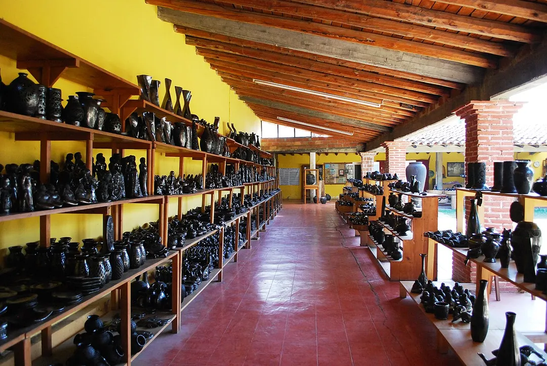 View of the courtyard in which barro negro pieces are sold at the Doña Rosa Workshop in San Bartolo Coyotepec, Oaxaca, Mexico