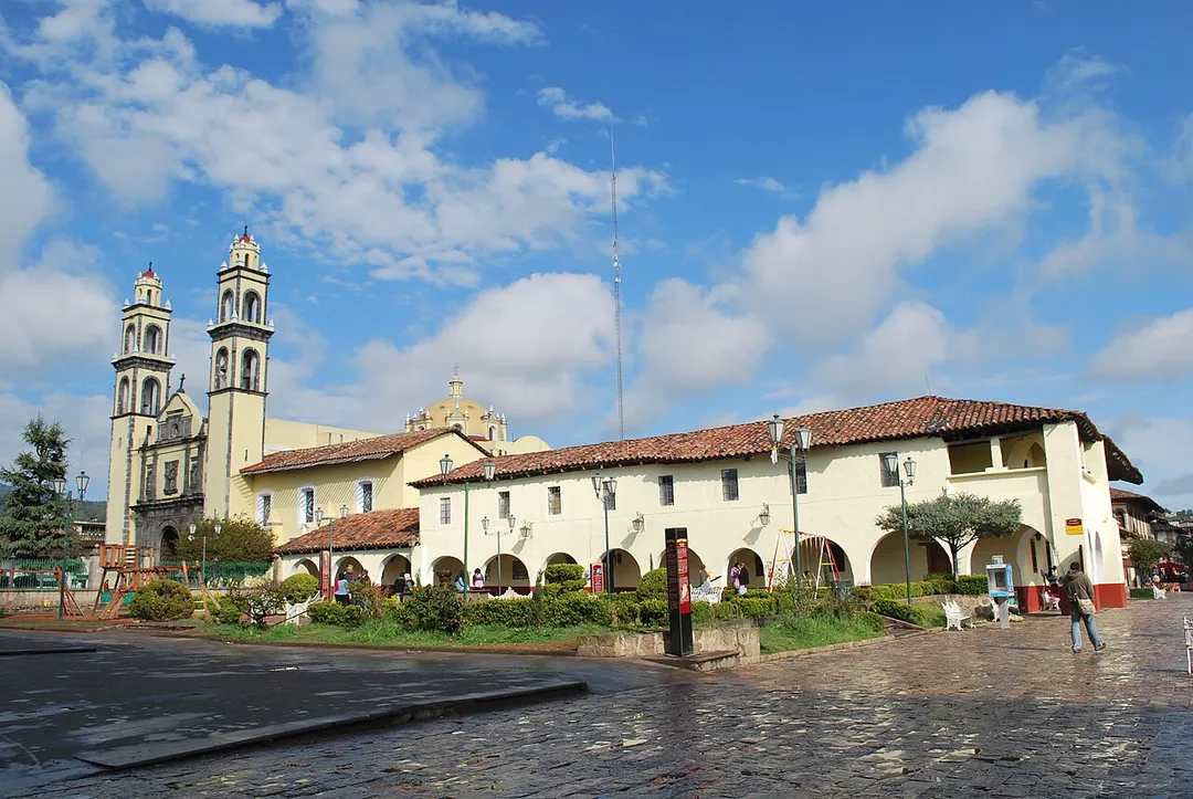 Looking towards the parish of San Pedro in Zacatlán, Puebla, Mexico