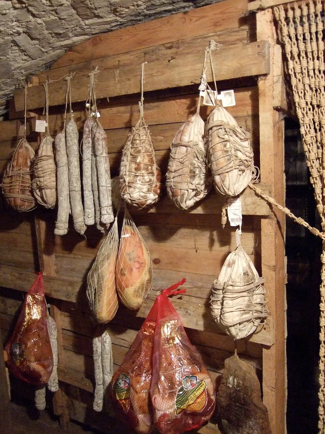 Parma, stagionatura salumi

Parma (Italy), aging meat