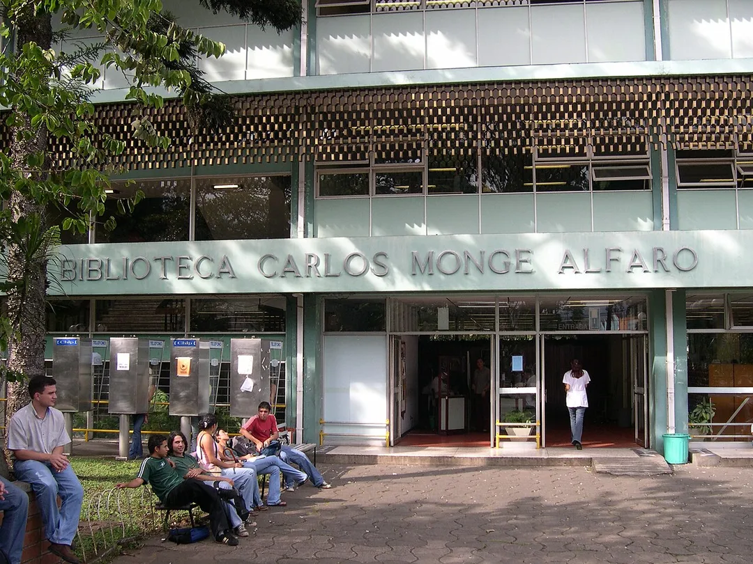 Image of the Carlos Monge library on the University of Costa Rica main campus
