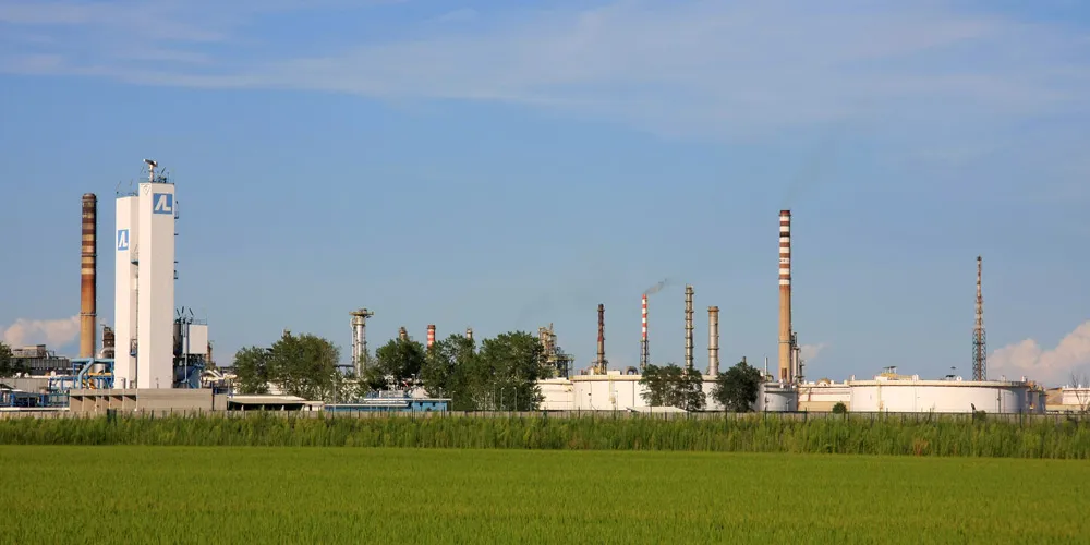 Panorama della raffineria Eni di Sannazzaro de Burgondi (PV)