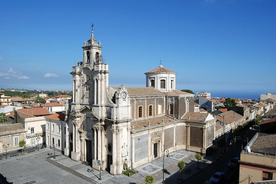Chiesa Madre e Piazza Maggiore di Aci sant'Antonio