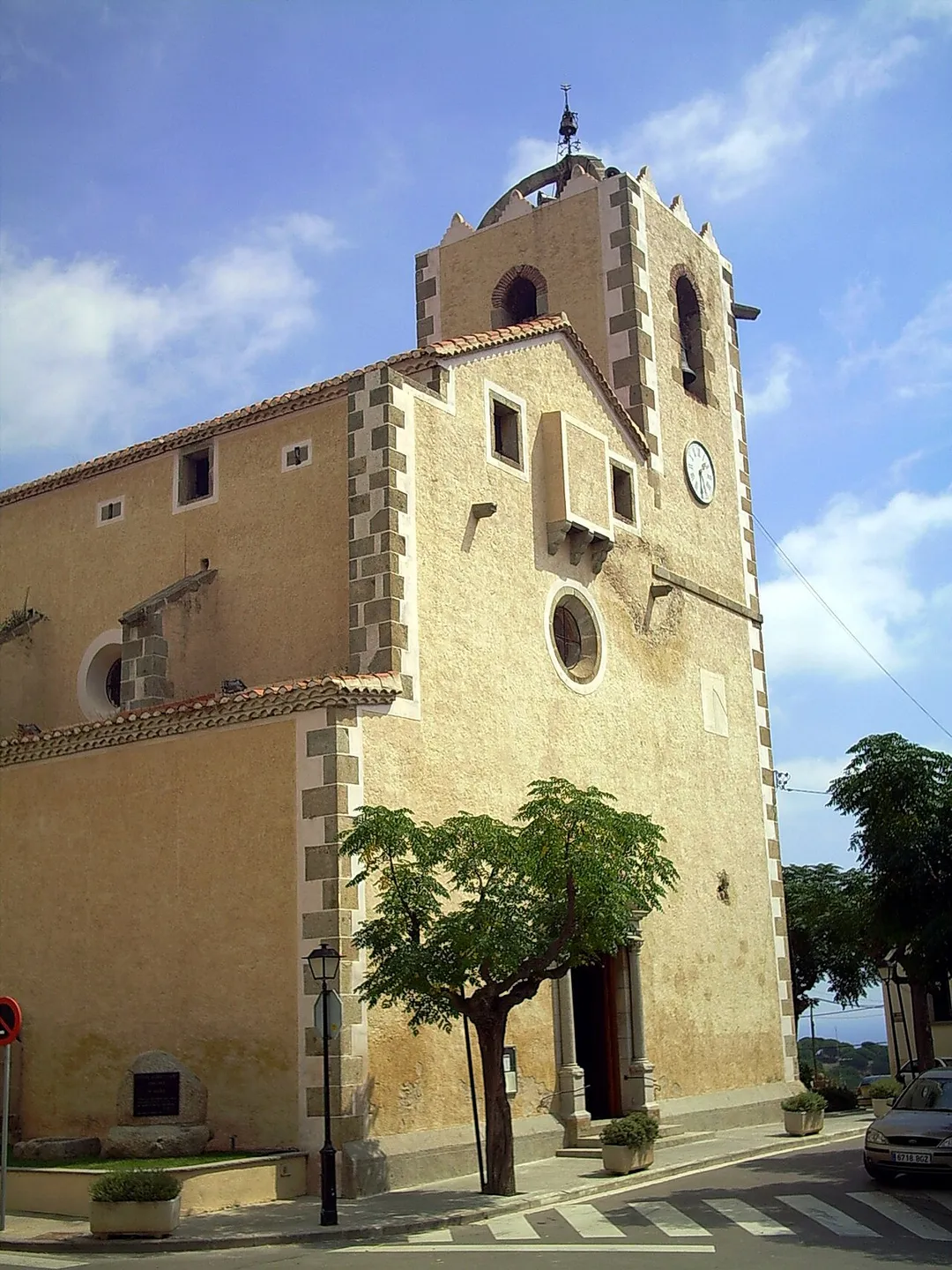Parròquia de Sant Vicenç de Montalt, al Maresme, (Catalunya), construïda l'any 1591, per Dionís Torres (Calella)