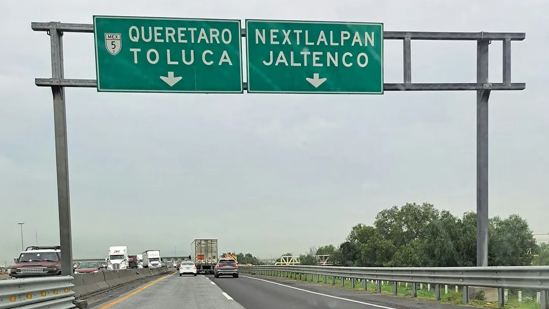Autopista Mexiquense, cerca de la caseta de Tultepec