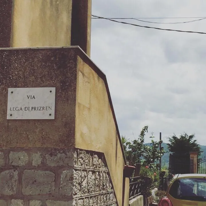 via lega di prizren a Santa Cristina Gela, Sicilia.