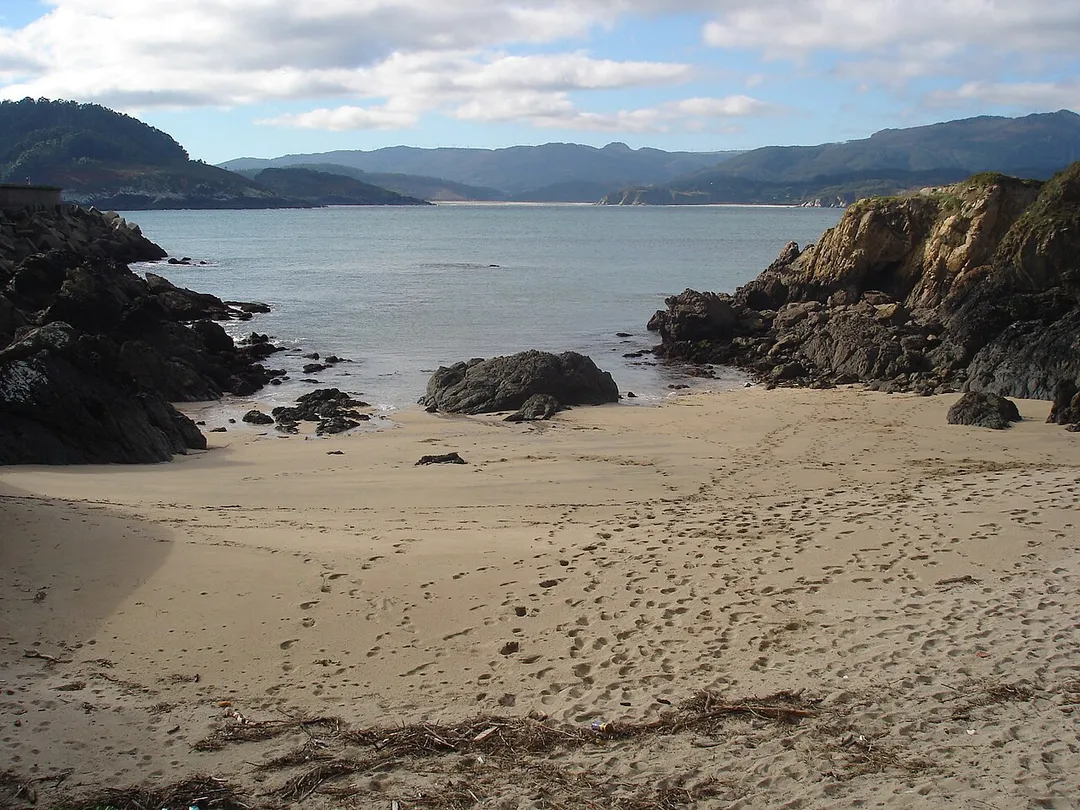 Praia de Orbeiro (Praia de Santa Cristina ou Praia dos Namorados) en Espasante, no concello de Ortigueira.