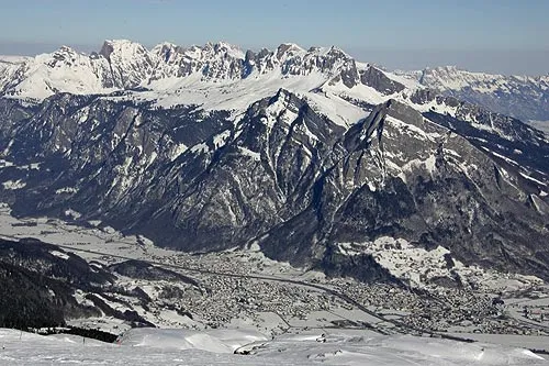 Blick von Laufböden hinunter nach Mels und Sargans
