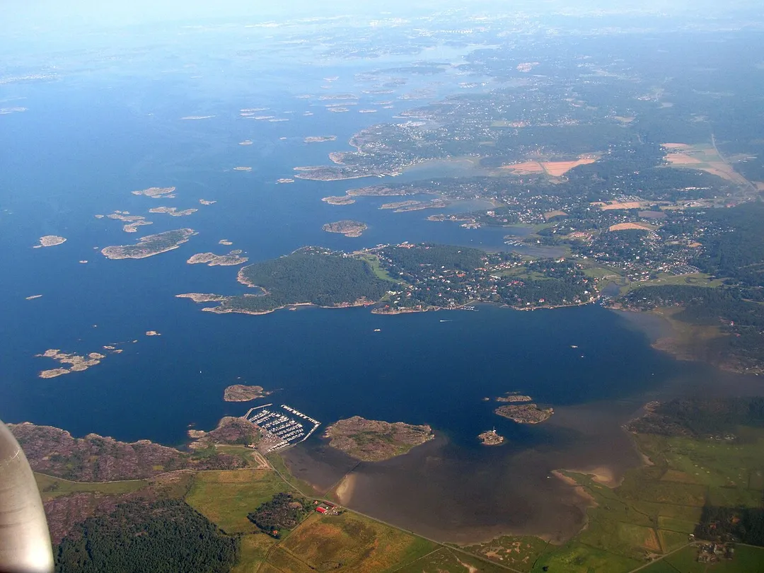 Aerial view of Särö peninsula, showing Särö Västerskog nature reserve and the surrounding settlements