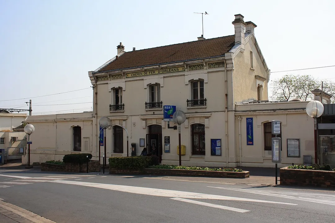 Savigny-sur-Orge railway station in France