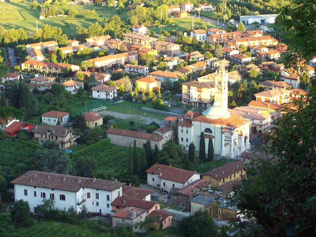 Rosciate seen from the hill of the Three Crosses of Scanzo