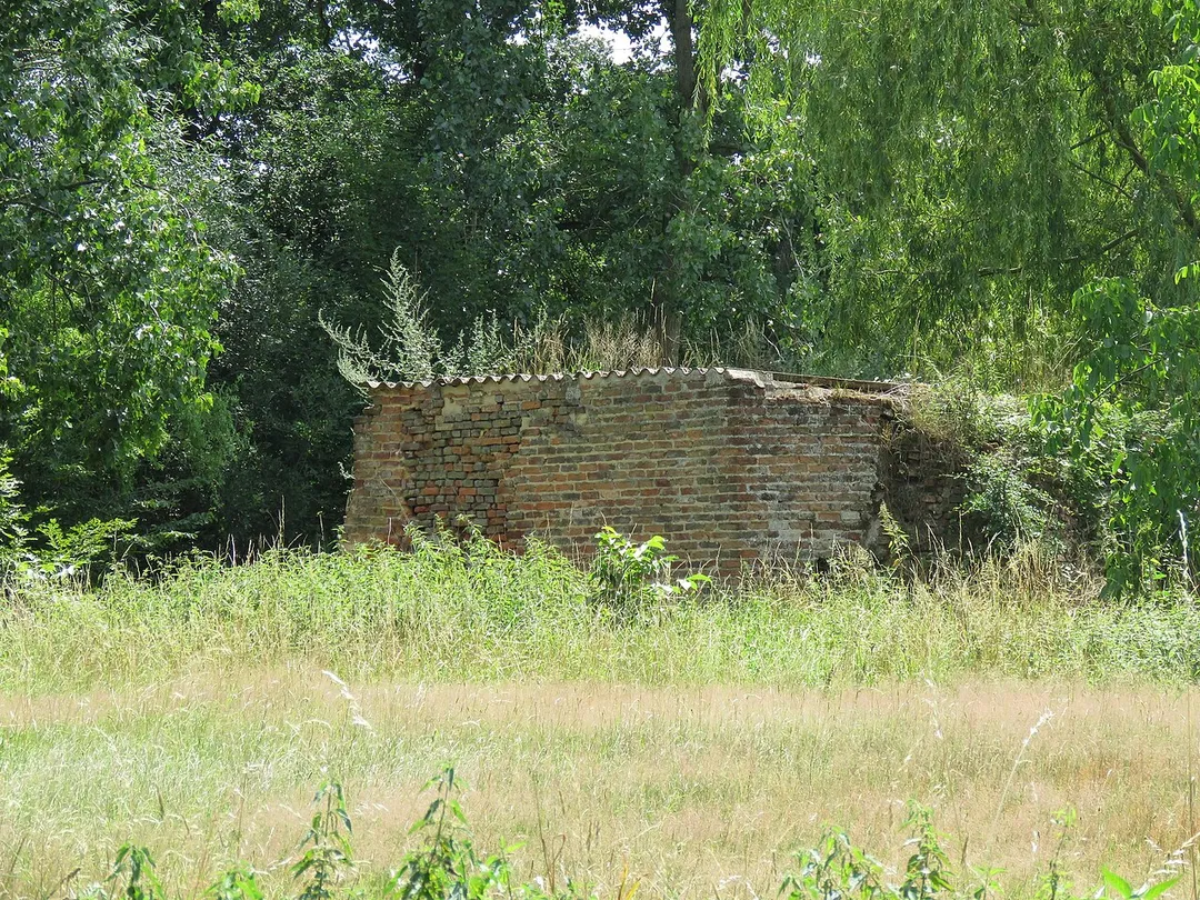 Ruïne van een panoven van de Schulense pannenindustrie. Bedrijf actief tot 1920.
Inventaris bouwkundig erfgoed 206922