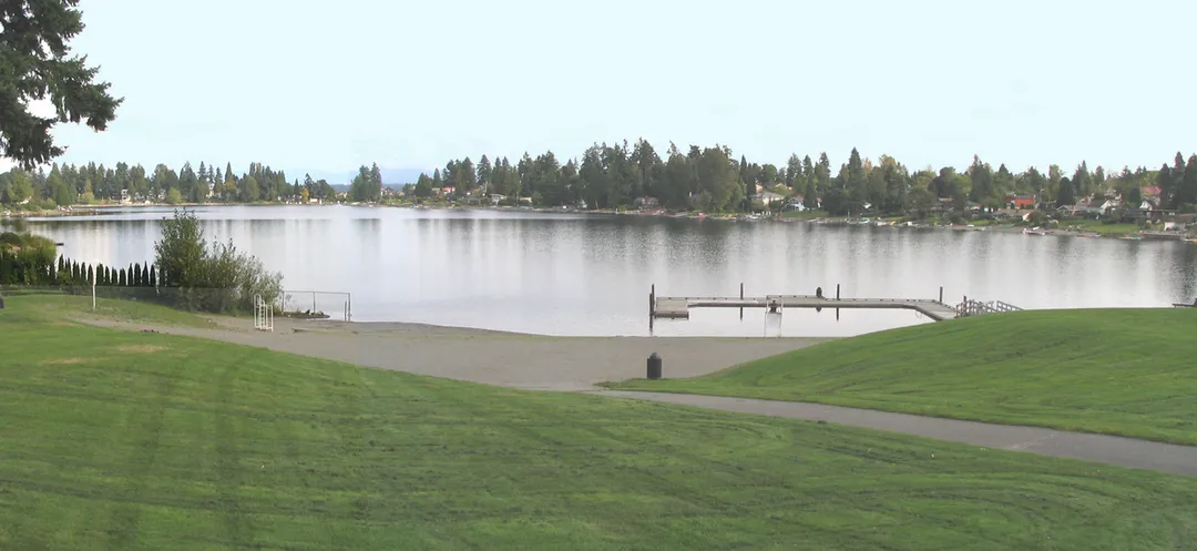Photo showing panoramic view of Angle Lake (SeaTac WA) taken from Angle Lake Park