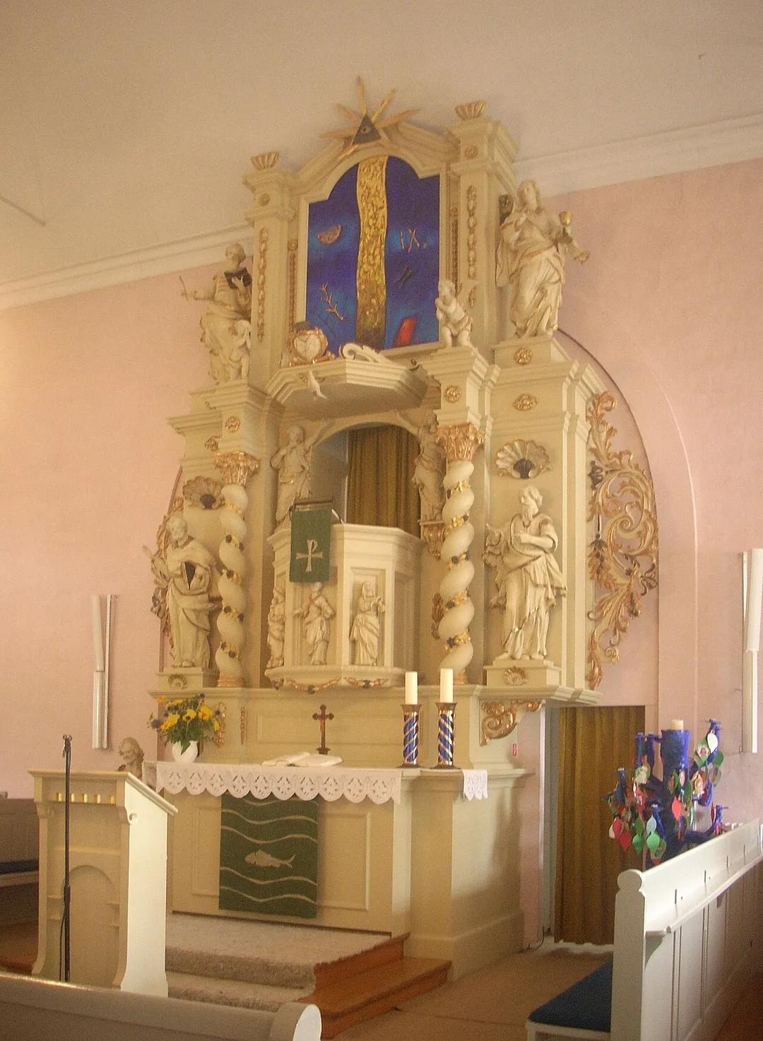 Sehnde, ev. Kreuzkirche, Barockaltar