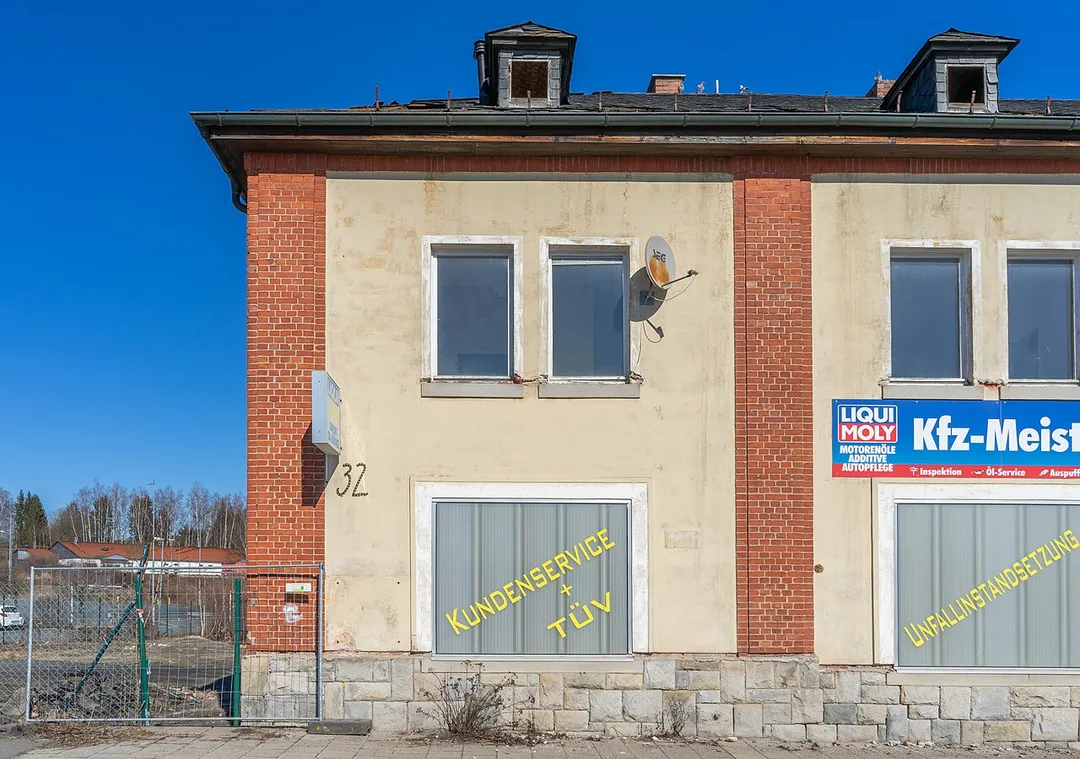 Vielitzer Straße 32, Selb. Set to be demolished.