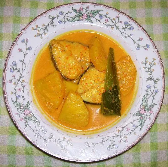 Gulai lemak cili padi