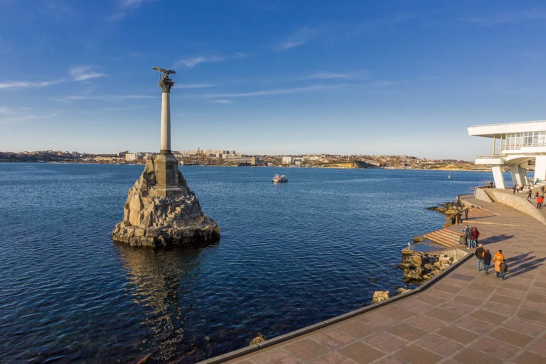 Monument to the Sunken Ships: Sevastopol Bay, Leninsky district, Sevastopol