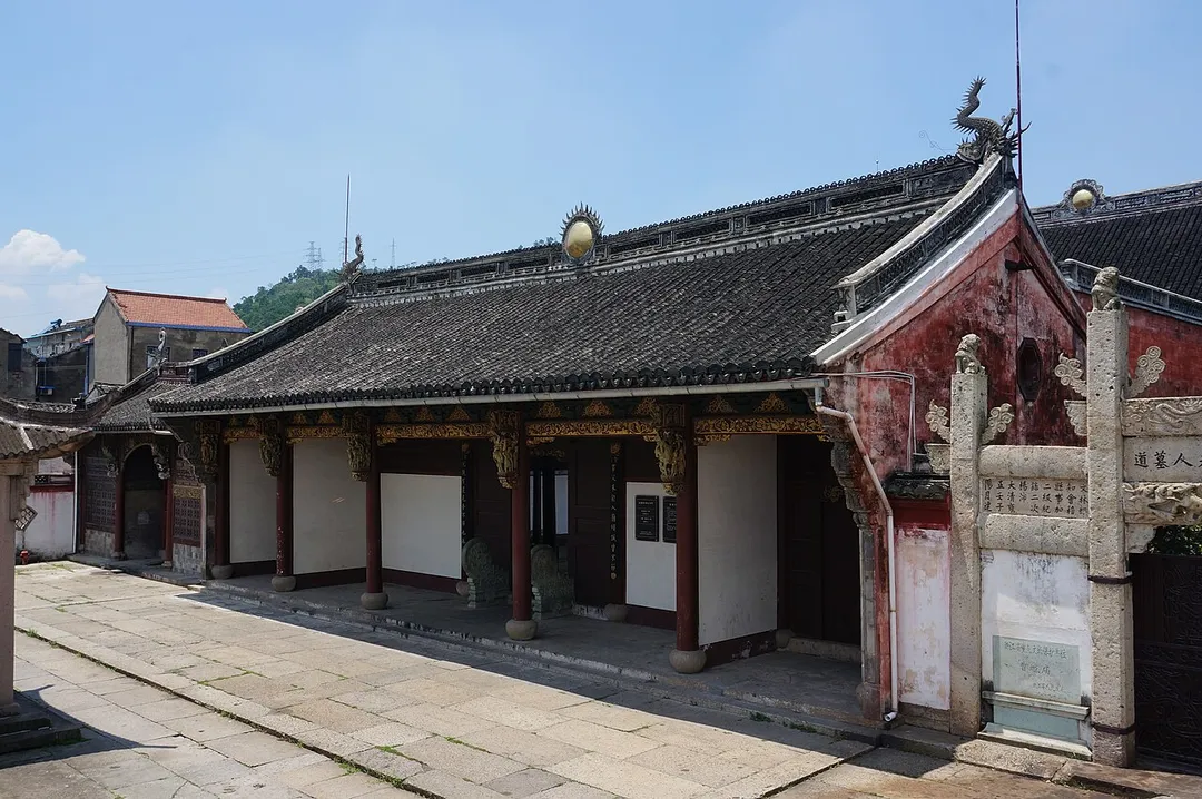 ​曹娥庙，大山门，自东北看。