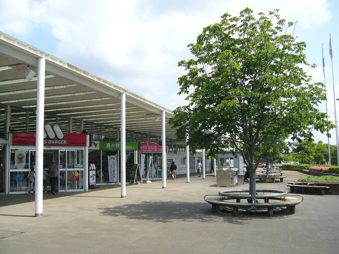 Shisui Parking Area on the Higashi-Kanto Expressway in Japan