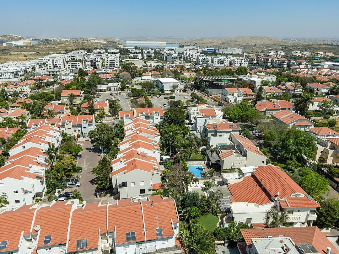 Shoham Talil