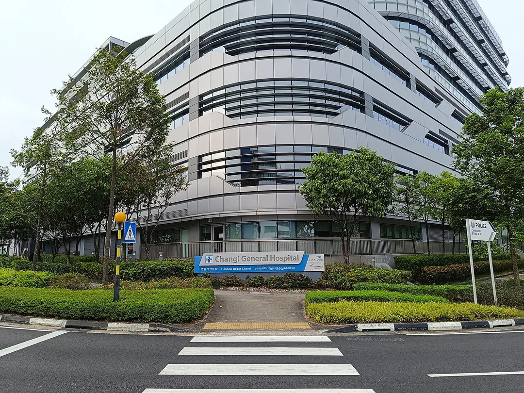 A back view of Changi General Hospital at the intersection of Simei Avenue and Simei Street 3.