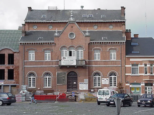 This photograph of Lennik's town hall was taken in 2000, when the town hall was undergoing extensive rebuilding.