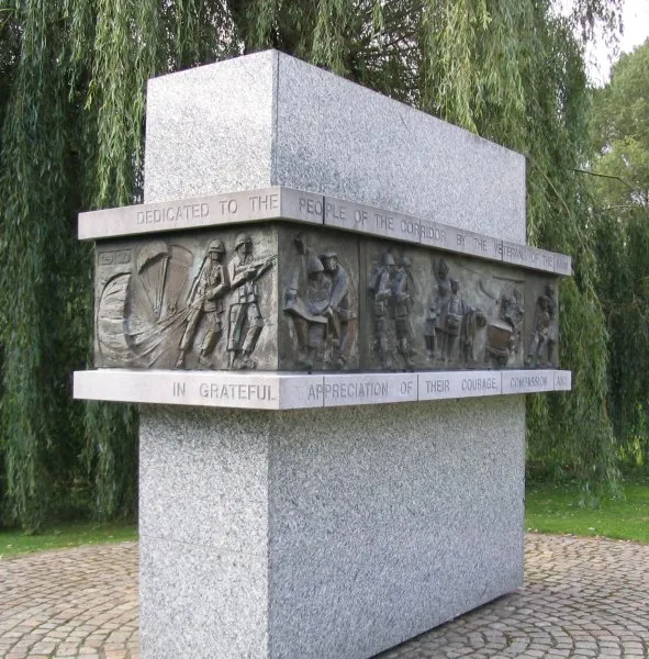 "Monument for the Dutch", a gift by the veterans of the 101st Airborne division for the civilians for their help during Operation Market Garden. The monument is located at the Corridor in Sint-Oedenrode
Text on the monument reads: "Dedicated to the people of the Corridor by the veterans of the 101st Airborne division, in grateful appreciation of their courage, compassion and friendship."
