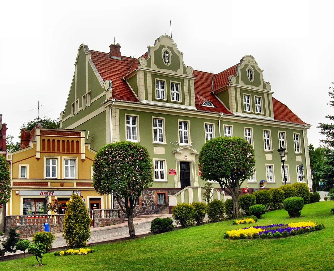 Skarszewy, Plac gen. Józefa Hallera - Ratusz (zabytek nr 726)