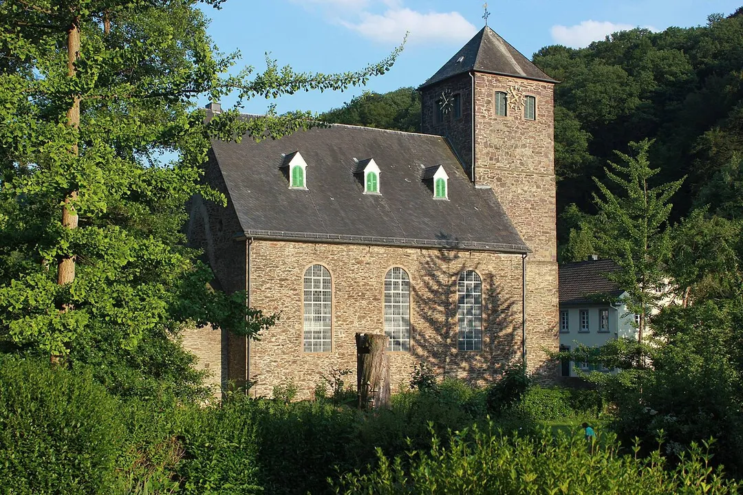 Müngstener Straße, Solingen-Burg, aufgenommen im Sommer 2015