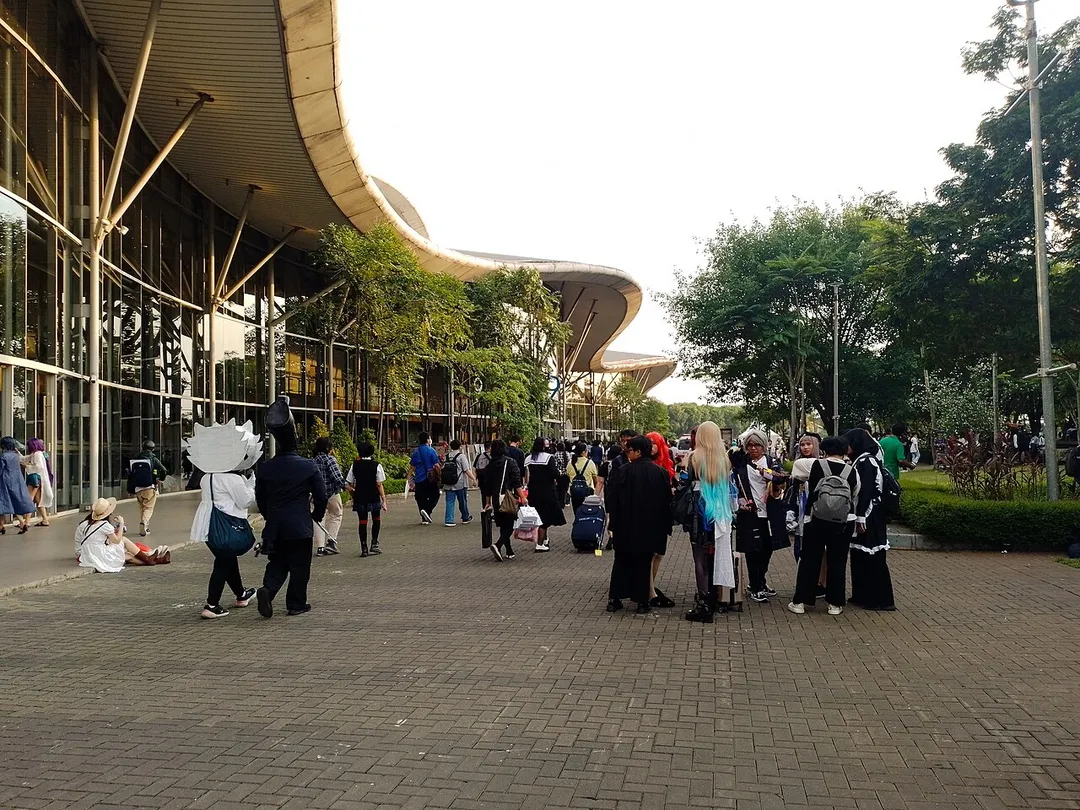 The exterior of Indonesia Convention Exhibition (ICE) in BSD City, Tangerang Regency, Banten, Indonesia. With a total land area of 220,000 m², ICE is the largest convention center in Indonesia and Southeast Asia. It was inaugurated on 4 August 2015.