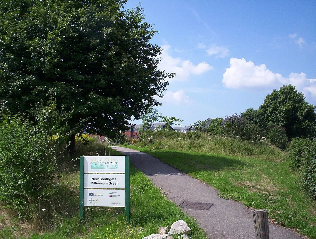 New Southgate Millennium Green volunteer photographer. London UK