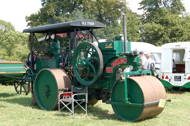 Birdingbury Country Festival (18)Aveling and Porter sn 12876 Road Roller type DC, built in 1932, fitted with a single cylinder Blackstone engine