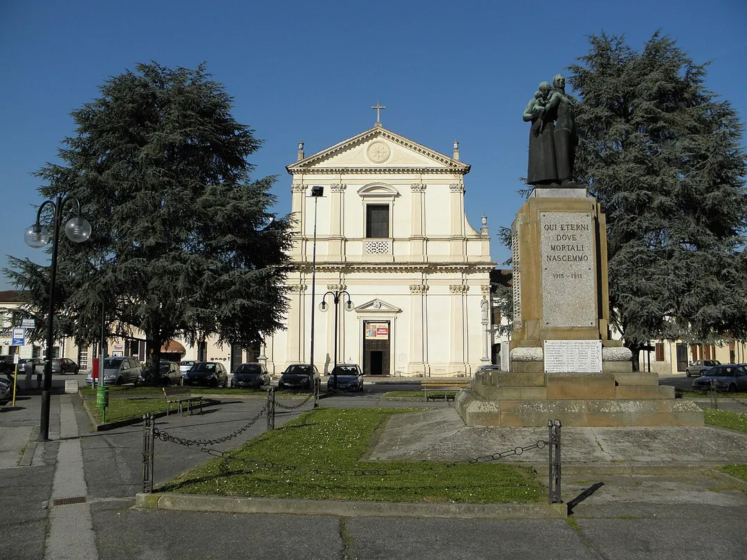Stienta, provincia di Rovigo: la parrocchiale di Santo Stefano, papa e martire.