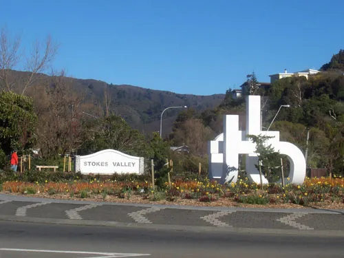 http://www.tommys.co.nz/upload/notion/sectionimages/901_stokes_valley.jpg