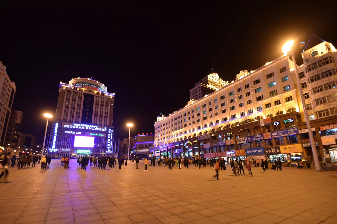 Night scene of Central Square, Suifenhe