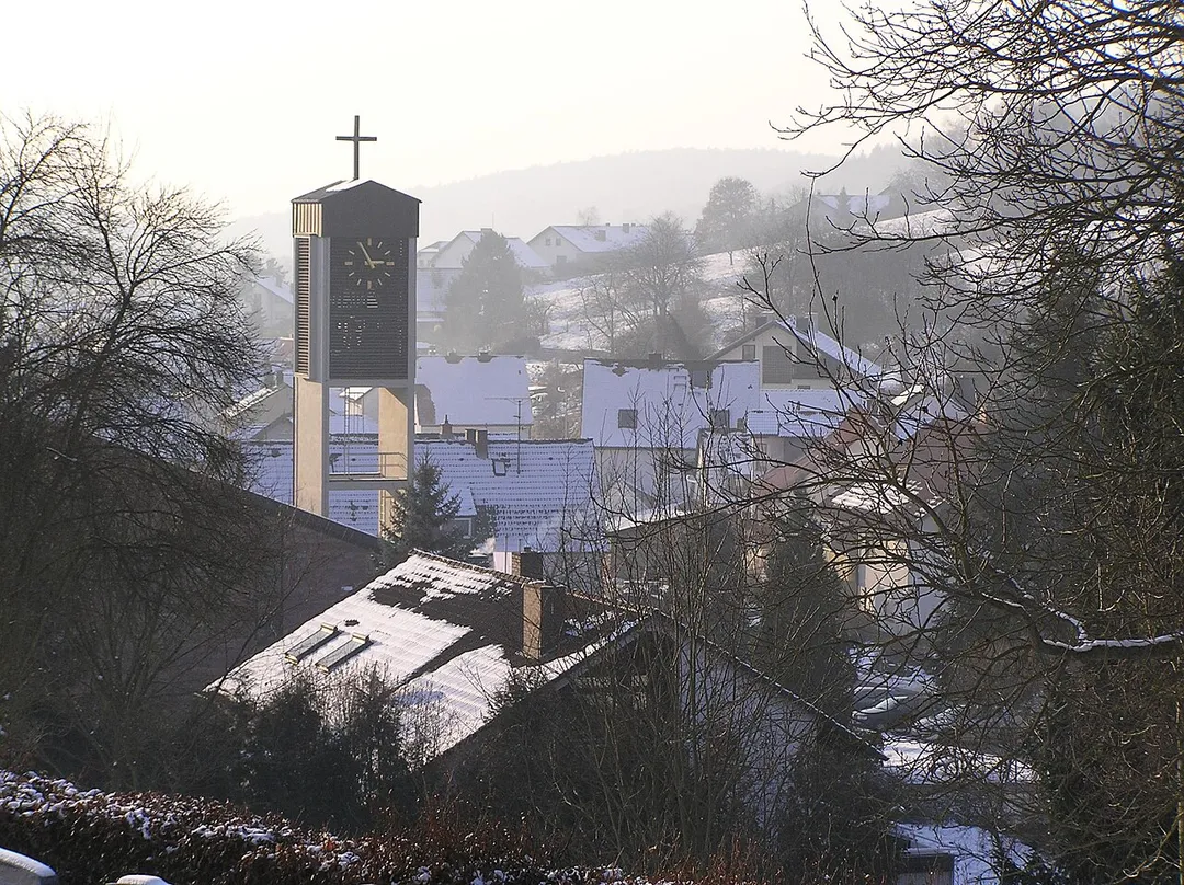 Die katholische Kirche im Sulzbacher Ortsteil Soden im Winter