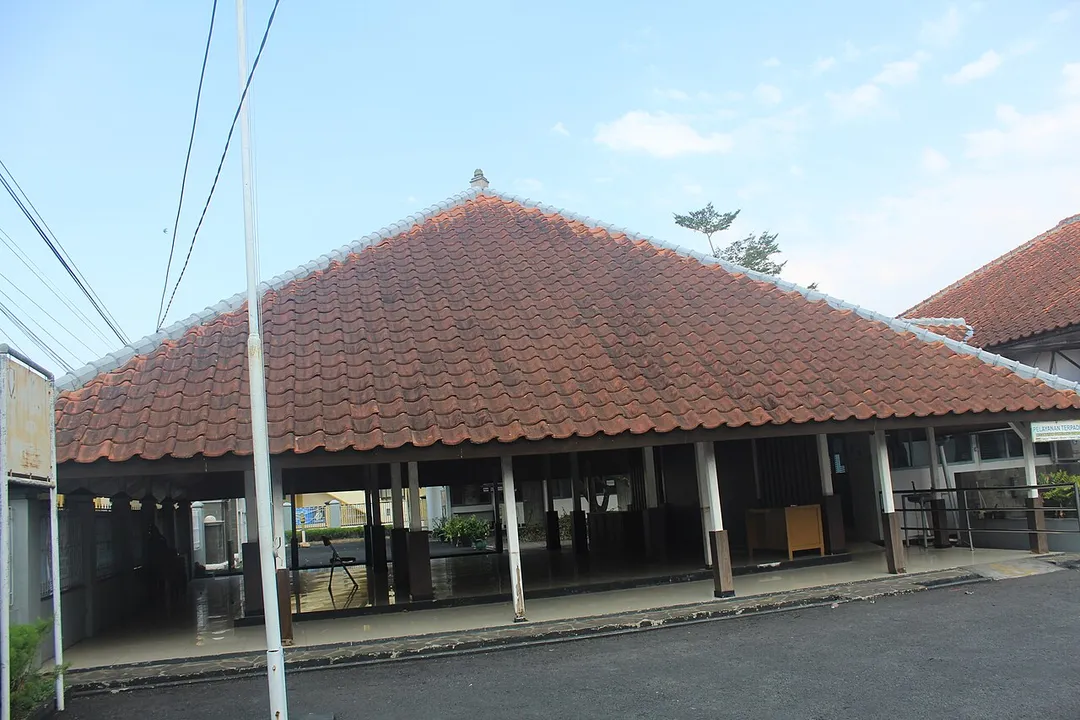 Bagian luar pendopo kantor kecamatan Sumedang Utara