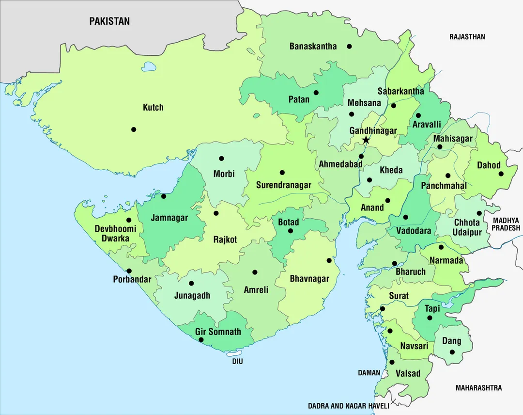 Administrative map of Gujarat with the administrative divisions since August 15, 2013
