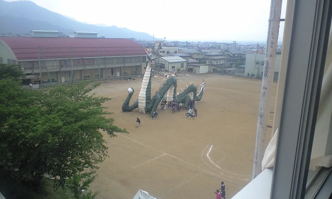 This doragon was made by Suzaka high school students.