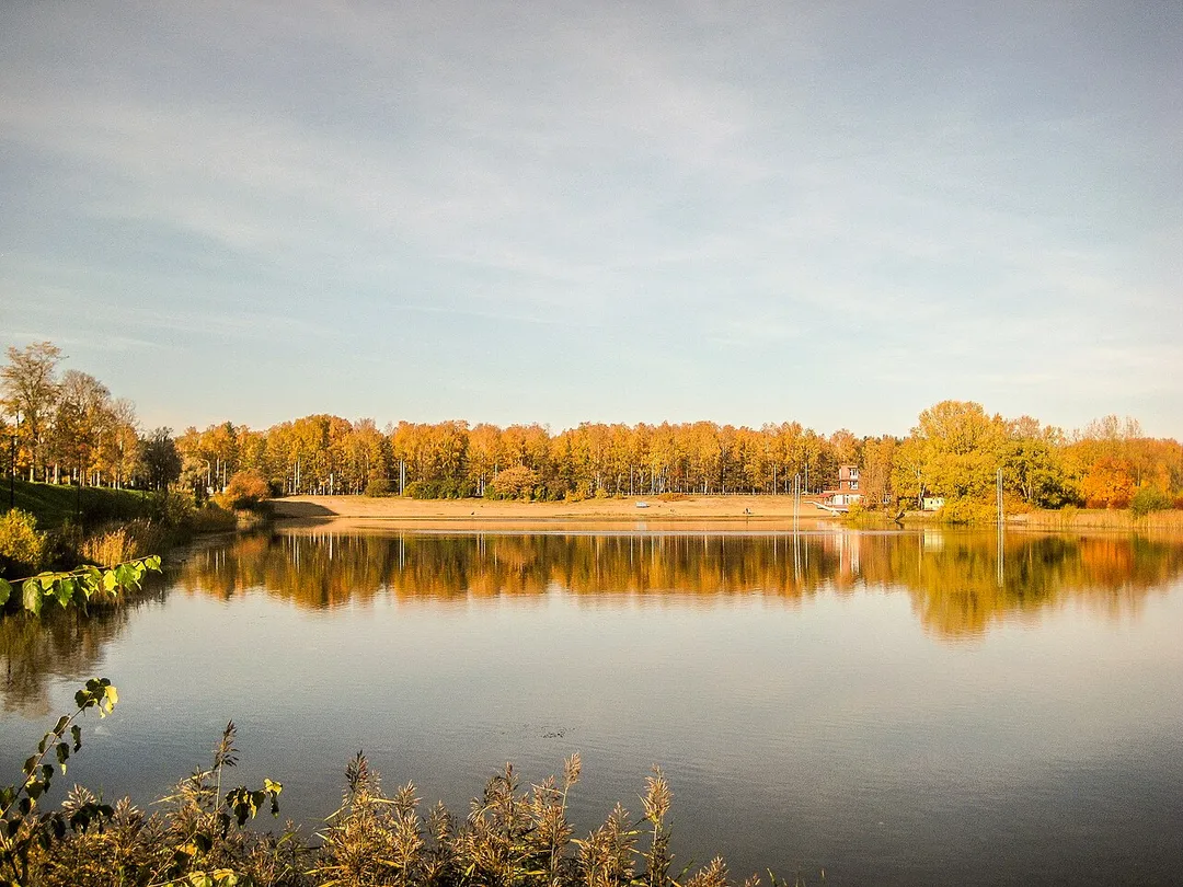 Olginsky pond: Svetlanovsky prospect, Vyborgsky district, St. Petersburg.
