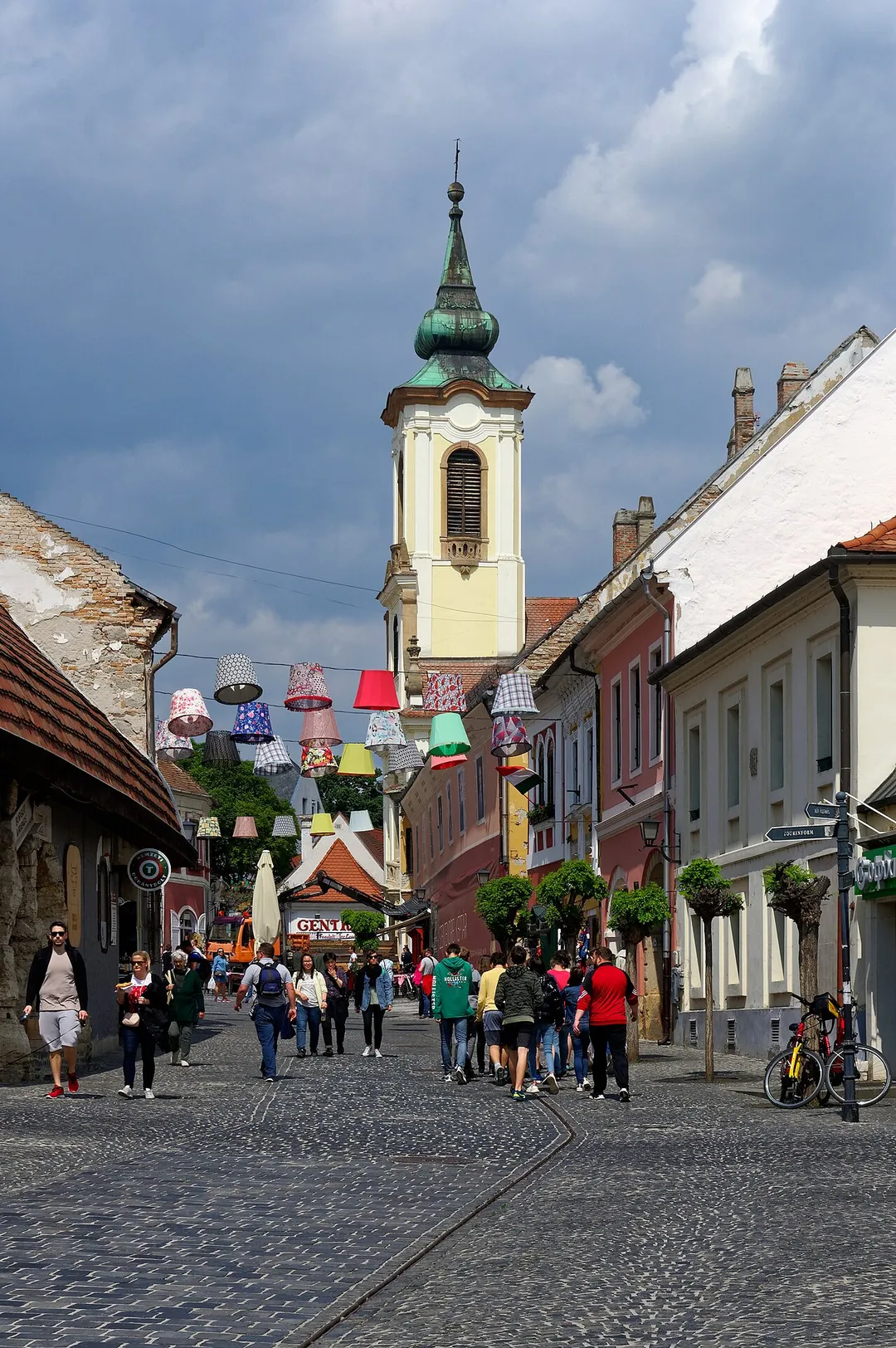 Fő tér square with Blagoveštenski Church in Szentendre