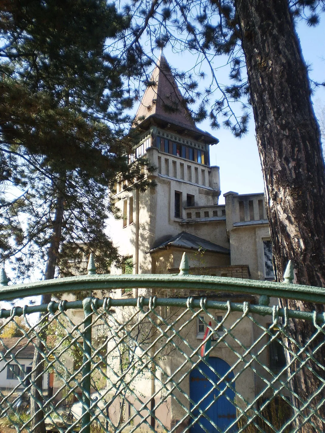 Sződliget, "Bagolyvár"